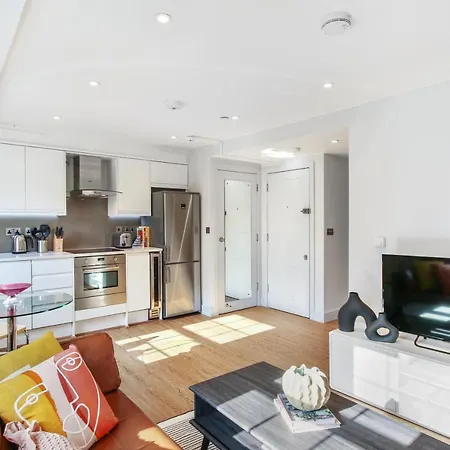 Cleveland Street By Aeria Apartments